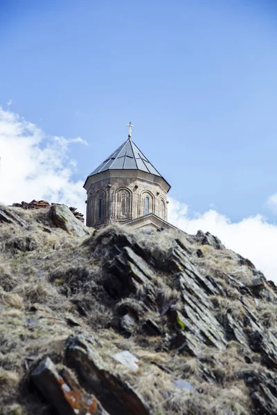 Tekintse Meg Georgia Gergeti Szentháromság Templomot — Stock Fotó