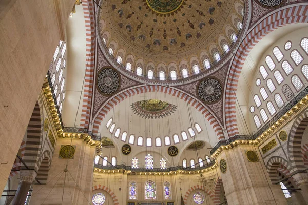 Süleyman Camii'nin iç kısmı (Süleymaniye Camii), İstanbul'da 16.