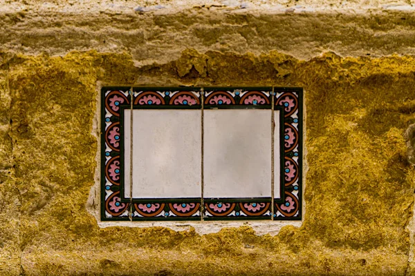 Traditionella Dekorativa Gata Nummerskylt Från Fasaden Gammalt Hus Nimes Frankrike — Stockfoto