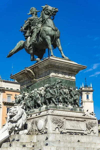 Monumento Rey Víctor Manuel Vittorio Emanuele Milán Italia —  Fotos de Stock