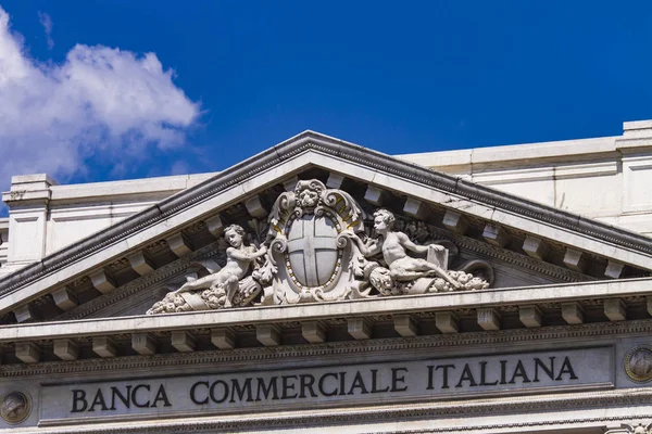 Mediolan Włochy Kwietnia 2017 Szczegóły Pałacu Banca Commerciale Italiana Mediolanie — Zdjęcie stockowe
