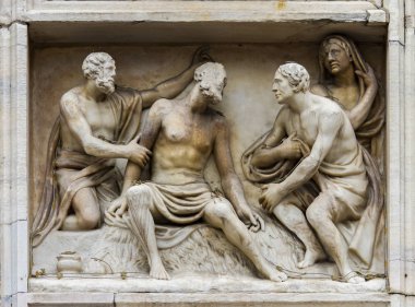 İtalya 'daki Milan Duomo cephesinden yakın çekim detayları