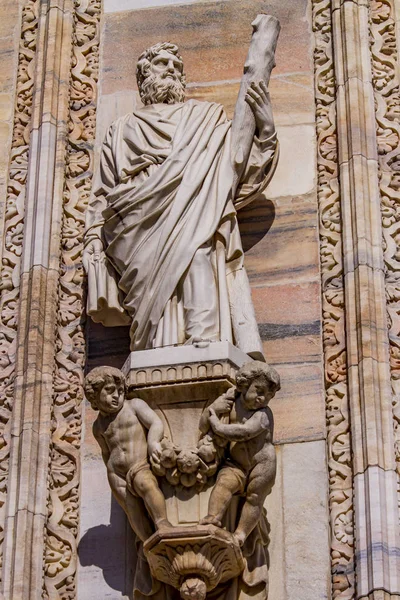 Dettaglio Primo Piano Della Facciata Del Duomo Milano Italia — Foto Stock