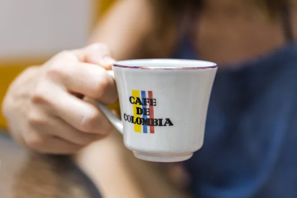 Cartagena Kolumbia Września 2019 Woman Cafe Colombia Cup Cartagena Kolumbia — Zdjęcie stockowe