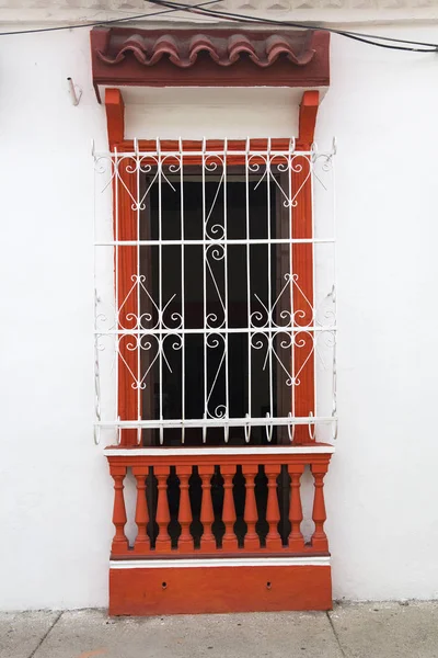 Widok Typowe Okno Kolonialne Ameryki Łacińskiej Kartagenie Kolumbia — Zdjęcie stockowe