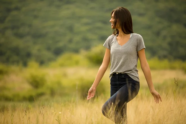 Pretty Young Woman Walking Field Tall Grass — Stock Photo, Image