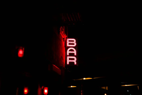 Red Bar Neon Sign Wall Night — Stock Photo, Image