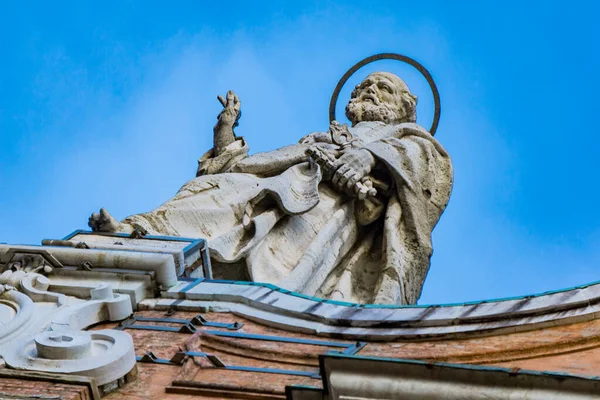 Vista Estatua Catedral San Pedro Bolonia Italia —  Fotos de Stock