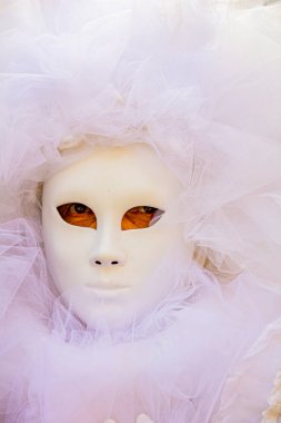 Venedik, İtalya - 10 Şubat 2013 Venedik karnaval maskeli kimliği belirsiz kişi Venedik, İtalya. 26 Ocak - 12 Şubat 2013 tarihleri arasında düzenlenmektedir..