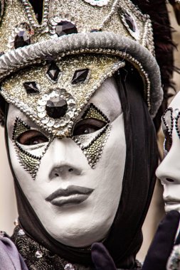 Venedik, İtalya - 10 Şubat 2013 Venedik karnaval maskeli kimliği belirsiz bir adam Venedik, İtalya. 26 Ocak - 12 Şubat 2013 tarihleri arasında düzenlenmektedir..