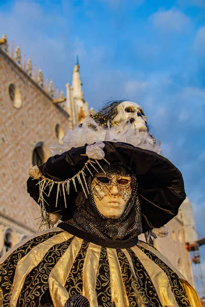 Venice Itálie February 2013 Neidentifikovaná Osoba Benátskou Karnevalovou Maskou Italských — Stock fotografie