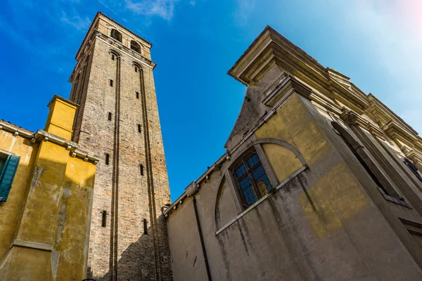 Башня Церкви Сан Канчано Венеции Италия — стоковое фото
