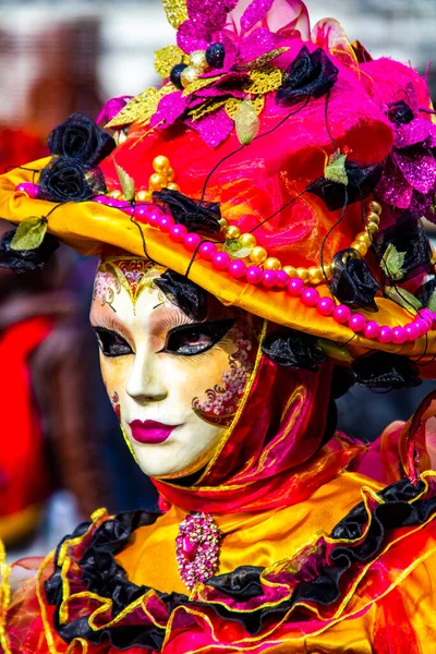 Venice Italië Februari 2013 Niet Geïdentificeerde Persoon Met Venetiaans Carnavalsmasker — Stockfoto