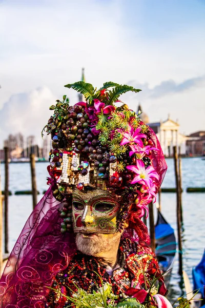 Вениция Италия Февраля 2013 Года Неопознанный Человек Венецианской Карнавальной Маске — стоковое фото