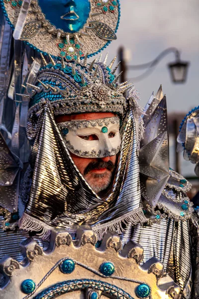 Venice Itália Fevereiro 2013 Homem Não Identificado Com Máscara Carnaval — Fotografia de Stock