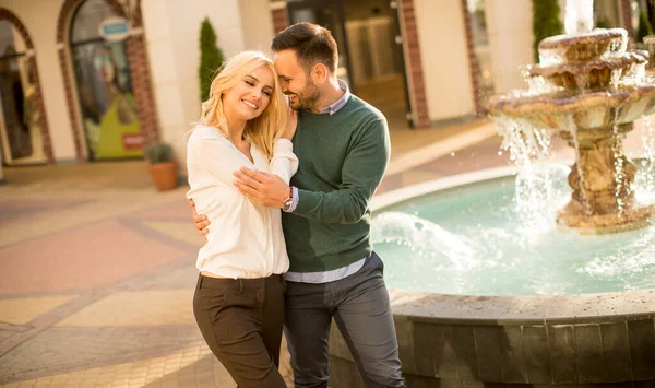 Portrait Beautiful Smiling Love Couple Walking Fountain Sunny Day — Stock Photo, Image