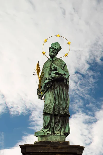 Estátua João Nepomuk Ponte Carlos Praga República Tcheca Estátua Foi — Fotografia de Stock