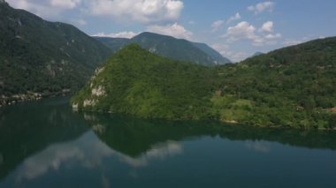 Sırbistan 'daki Perucac Gölü' nde hava manzarası