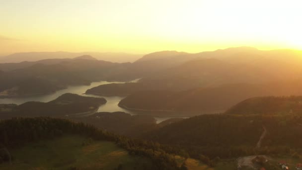 セルビアのタラ山からZaovine湖での眺め — ストック動画