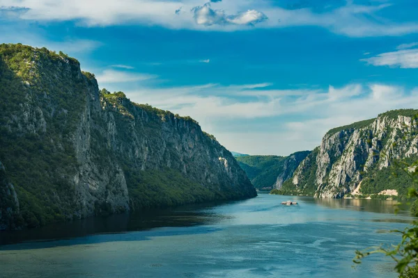 세르비아 루마니아 국경에 다뉴브강 유역의 — 스톡 사진