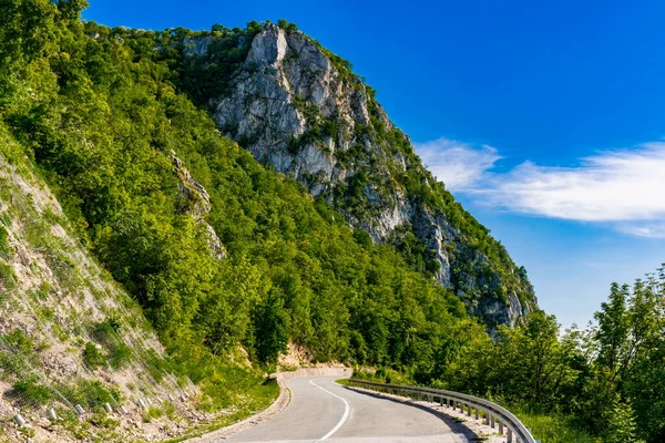 Vista Carretera Garganta Del Danubio Djerdap Frontera Serbio Rumana —  Fotos de Stock
