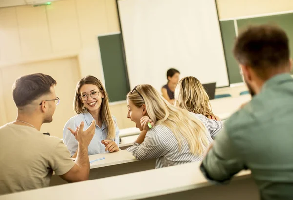 Grupo Estudantes Universitários Sala Aula — Fotografia de Stock