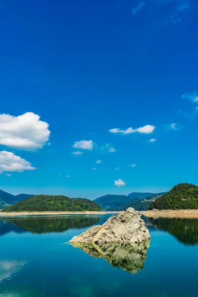 Vista Para Lago Zaovine Sérvia — Fotografia de Stock