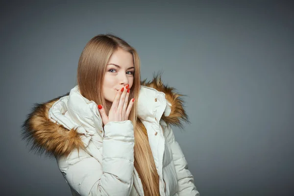 Portrait of beautiful girl in winter coat — Stock Photo, Image