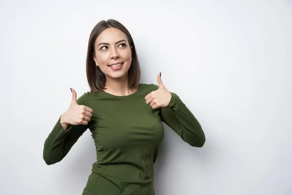 Happy woman giving double thumb up gesture — Stock Photo, Image