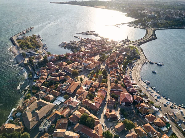 Algemene luchtfoto van Nessebar, oude stad aan de Zwarte Zee kust van Bulgarije — Stockfoto