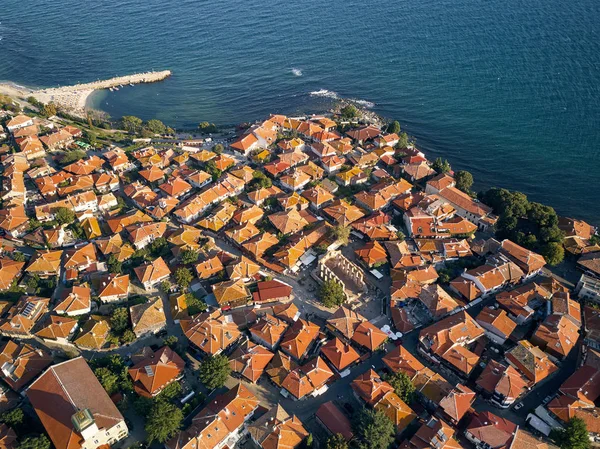 Flygfoto över gamla Nessebar antika staden på Svarta havets kust i Bulgarien — Stockfoto