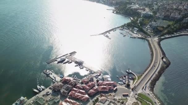 Flygfoto över Nessebar, forntida stad på Svarta havets kust i Bulgarien — Stockvideo