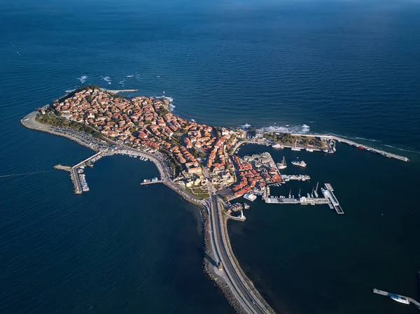 Vista aérea general de Nessebar, antigua ciudad en la costa del Mar Negro de Bulgaria —  Fotos de Stock