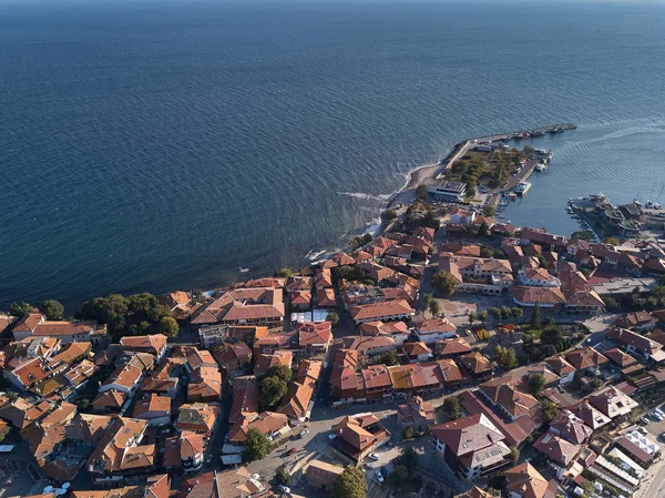 Flygfoto över gamla Nessebar antika staden på Svarta havets kust i Bulgarien — Stockfoto