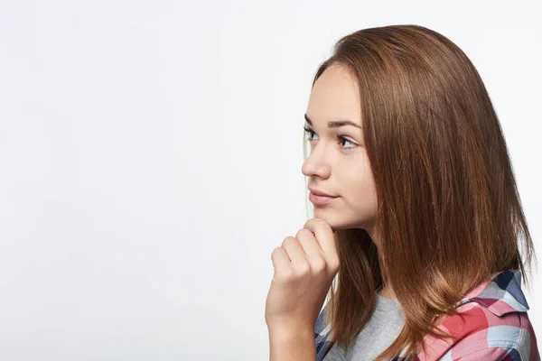 Retrato Del Perfil Chica Pensante Mirando Hacia Adelante Espacio Copia — Foto de Stock