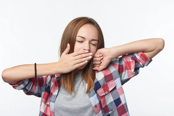 Yorgun Bir Kadın Elleriyle Ağzını Kapatıyor — Stok fotoğraf
