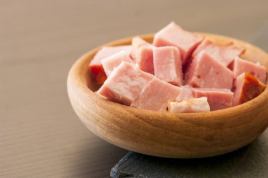Yönetim Kurulu, yakın çekim siyah kase pişmiş jambon parçaları kayrak 