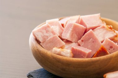 Yönetim Kurulu, yakın çekim siyah kase pişmiş jambon parçaları kayrak 