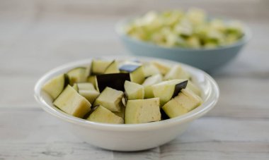 Küpleri patlıcan kupa ahşap tablo