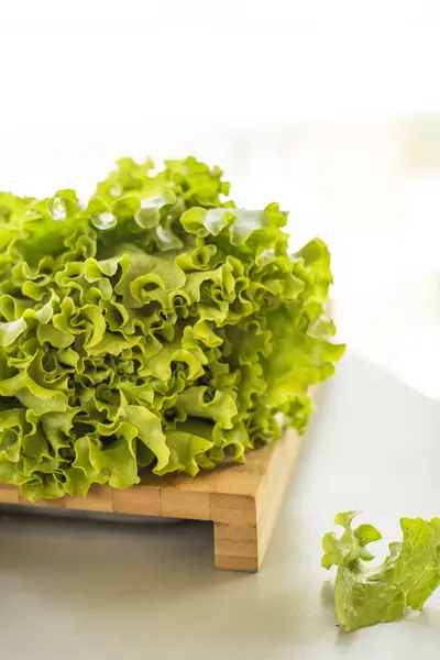 Green Salad Leaves Wooden Cutting Board Close — Stock Photo, Image