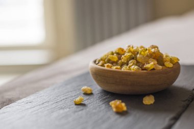 Kuru üzüm altın yakın çekim