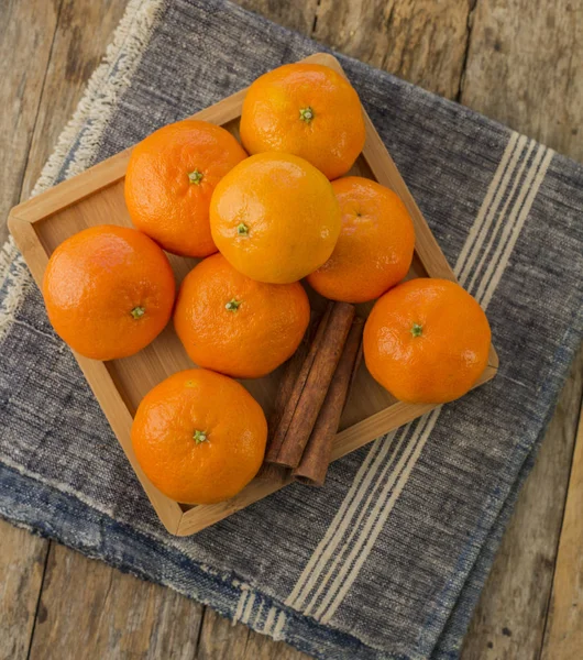 Ripe Mandarine Citrus Tangerine Mandarine Orange Wooden Background Mandarins Plate — Stock Photo, Image