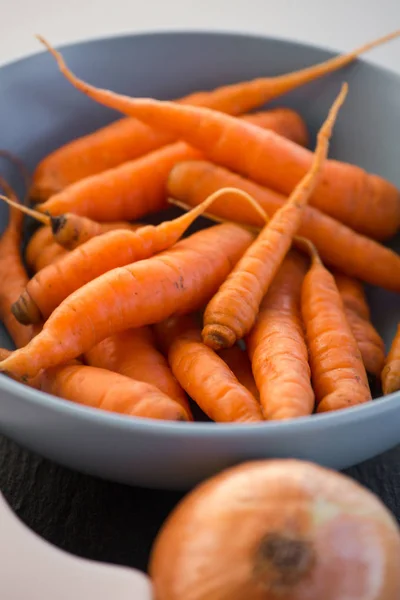Кілька Очищених Моркви Крупним Планом — стокове фото