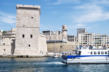 Marseille, Fransa - 17 Mayıs 2015: Fort Saint-Jean, Marsilya, Fransa Akdeniz tarafından çevrili, on yedinci yüzyılda inşa bir görünüm