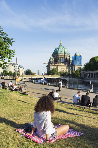 Berlin Germany May 2018 People Relaxing James Simon Park Berlin — Stock Photo, Image