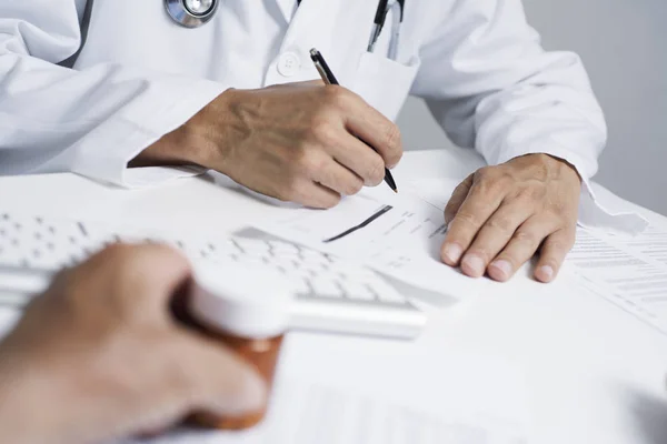 Closeup Caucasian Doctor Man White Coat Signing Prescription Senior Caucasian — Stock Photo, Image