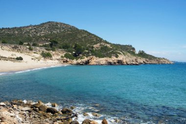 bir görünümünü Cala de Gestell Beach'te Hospitalet del bebek, İspanya