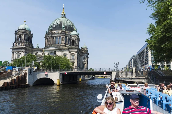 Berlin Duitsland Mei 2018 Een Uitzicht Spree Rivier Met Een — Stockfoto