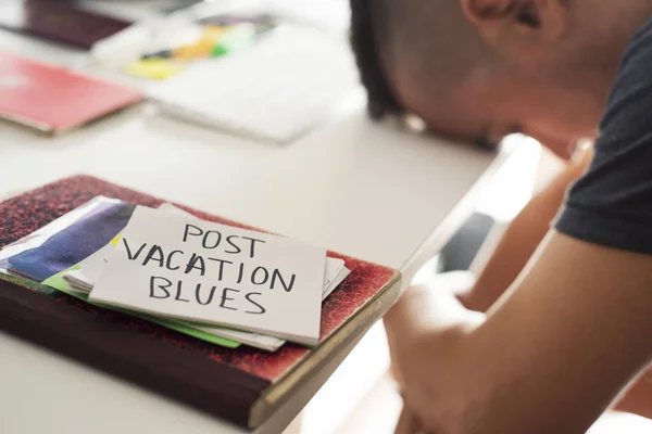 Nahaufnahme Eines Besorgten Mannes Der Seinem Schreibtisch Büro Sitzt Und — Stockfoto