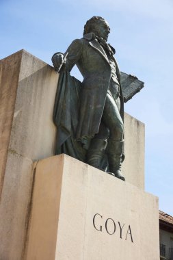 Zaragoza, İspanya - 19 Ağustos 2017: Goya Plaza del Pilar kare, Aragon başkenti şehrin ana Meydanı anıt bir görünüm